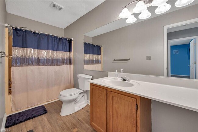 Building Photo - Beautiful 3-bed 2-bath Townhome