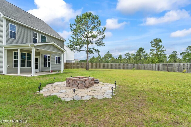 Building Photo - 221 Salty Dog Ln