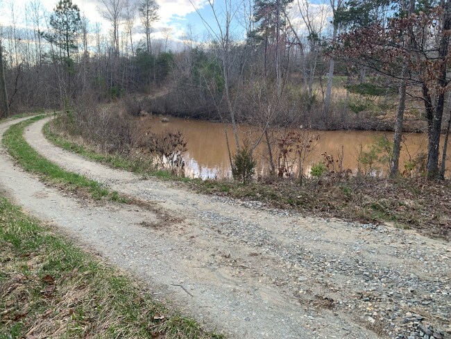 Building Photo - 586 Hunter Ridge Ln