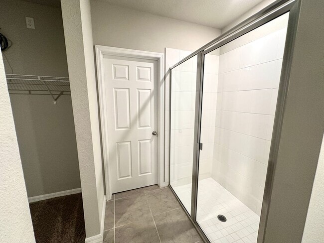 Building Photo - House for rent in Clermont in a convenience location