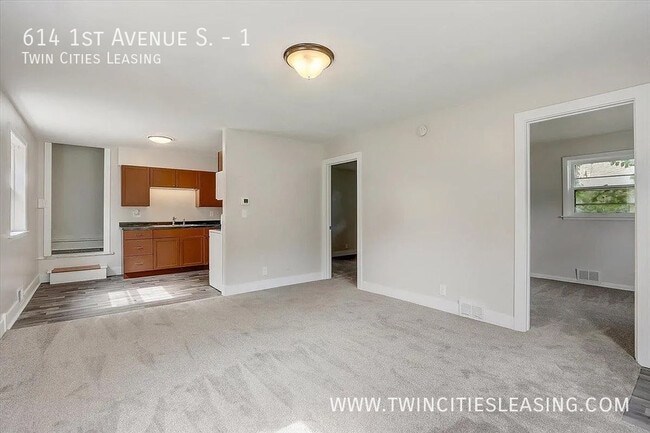 Building Photo - 614 1st Ave S