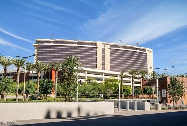 Building Photo - 9004 Litchfield Ave