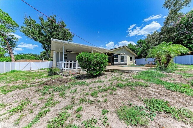 Building Photo - 1520 Sunnyhills Dr