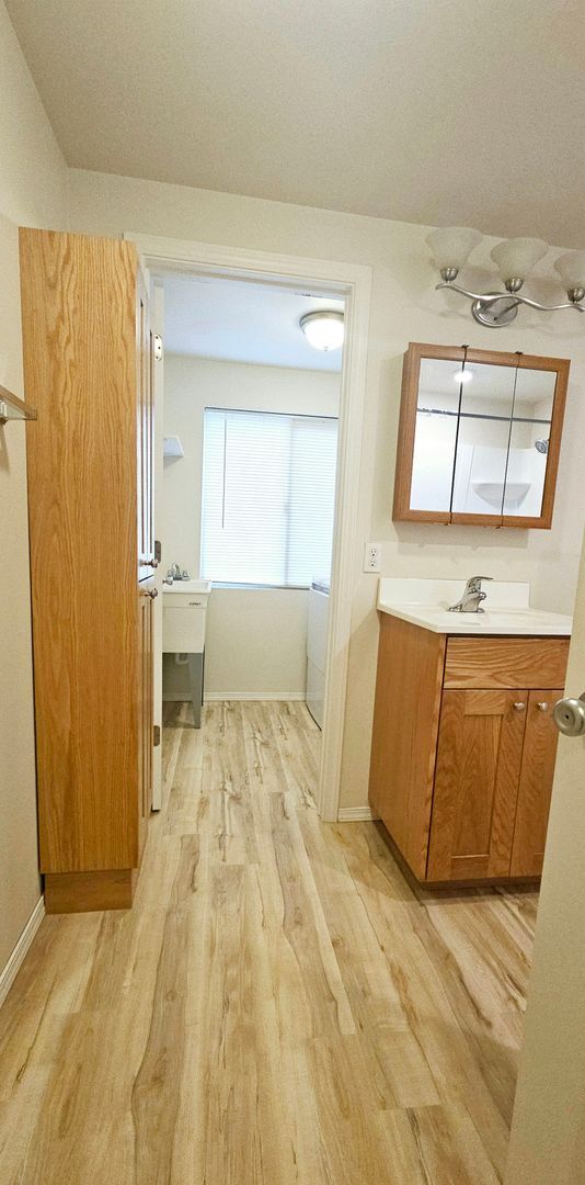 Building Photo - Newly Renovated Duplex in CID