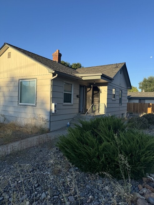 Building Photo - 841 Ralston St