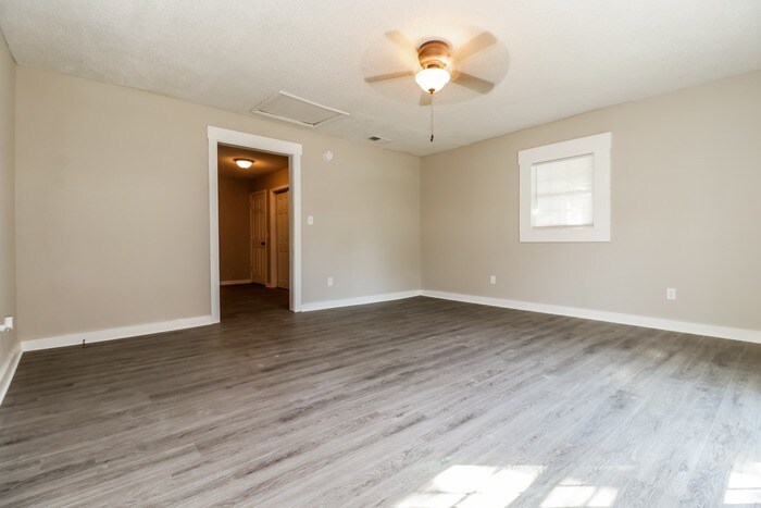 Building Photo - 1865 Jaywood Cir