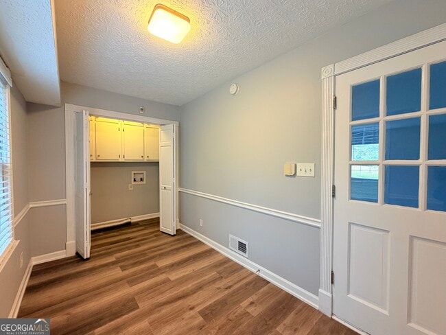 Building Photo - 315 Hardscrabble Rd