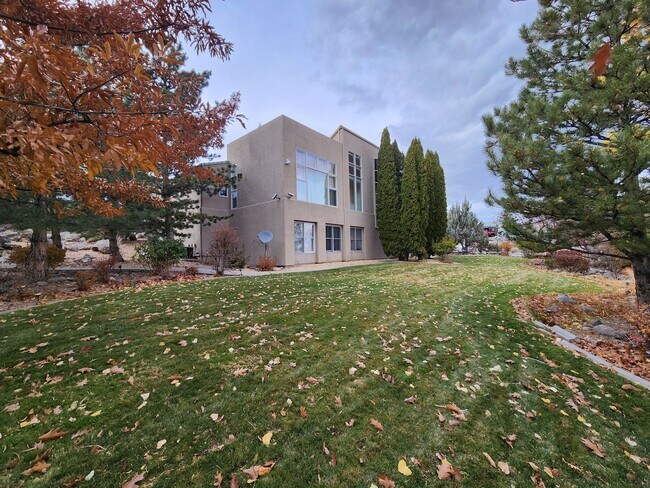 Building Photo - Multi level Mosaic Mansion on the Upper We...