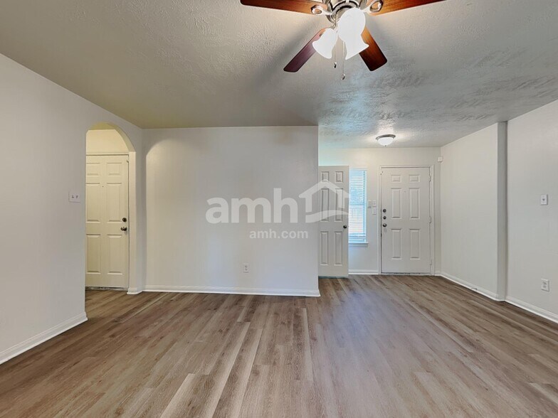 Building Photo - 3410 Maris Way