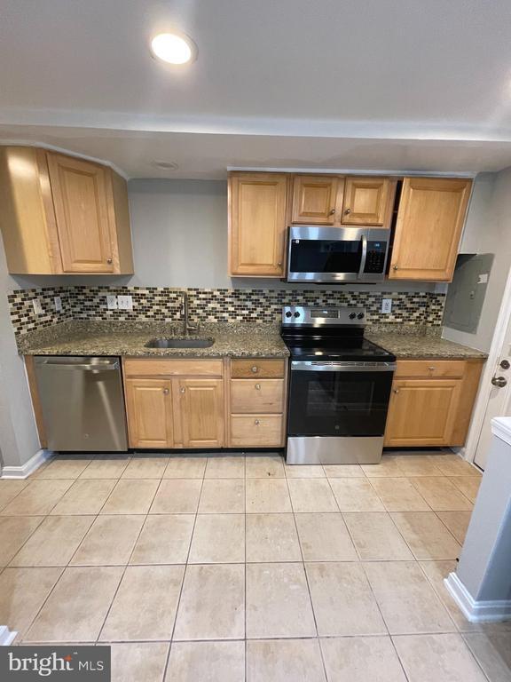 Building Photo - 7619 Allendale Dr