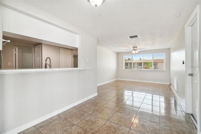 Building Photo - 3600 Umber Rd