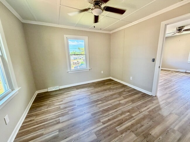 Building Photo - 203 Sunshine Ave