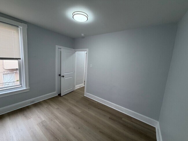 Building Photo - Charming 2BR/1Bath House! Section 8 ONLY!