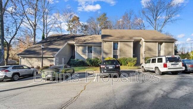 Building Photo - 1504 Benjamin Pkwy