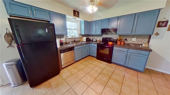 Building Photo - 12613 Crystal Creek Dr