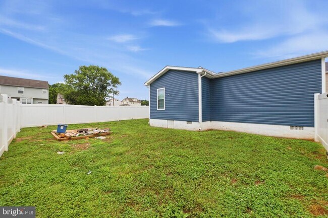 Building Photo - 3524 Meadowside Ave