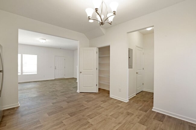 Building Photo - 209 Banbury Ln