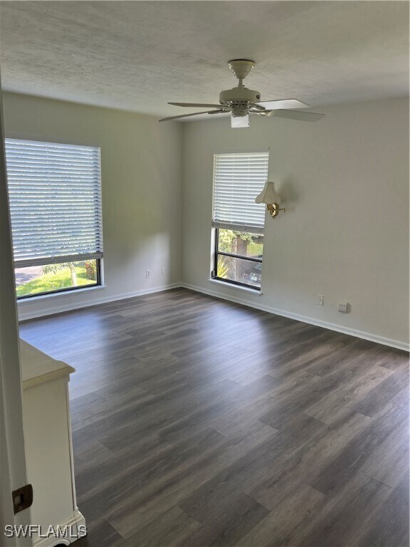 Building Photo - 819 Palm View Dr