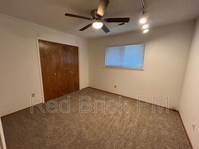 Building Photo - 3355 San Fernando Ct