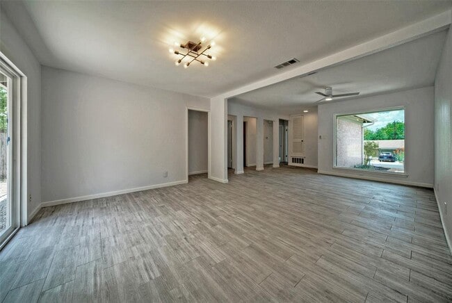 Building Photo - 5301 Gladstone Dr