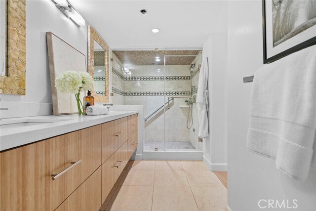 Building Photo - 343 Pioneer Dr