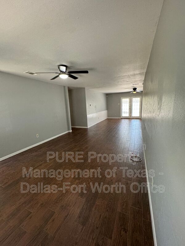 Building Photo - 4256 Ambrose Dr
