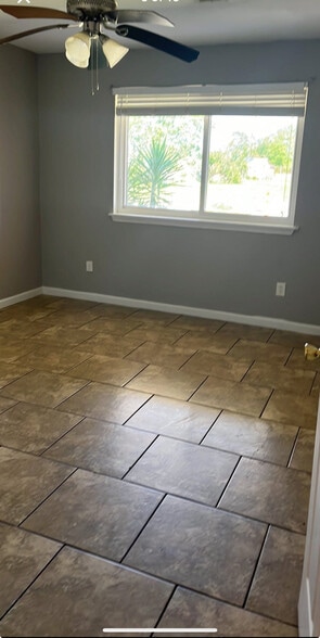 Building Photo - 4644 Bonita Dr