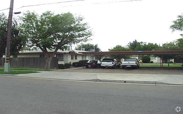 Building Photo - 4796 E Holland Ave