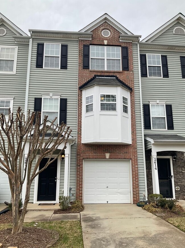 Building Photo - 3 Bed, 3.5 Bath Townhome with Garage!