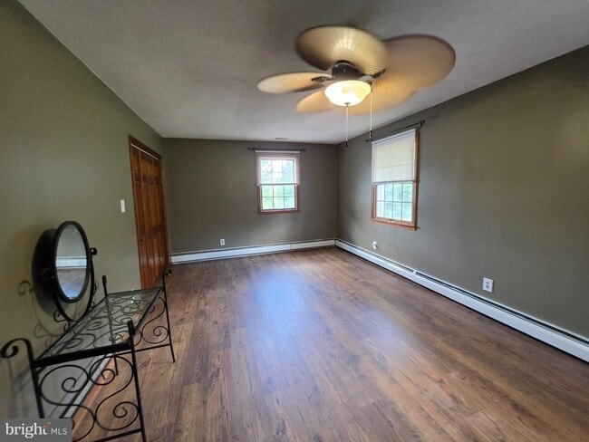 Building Photo - 1239 Limekiln Pike