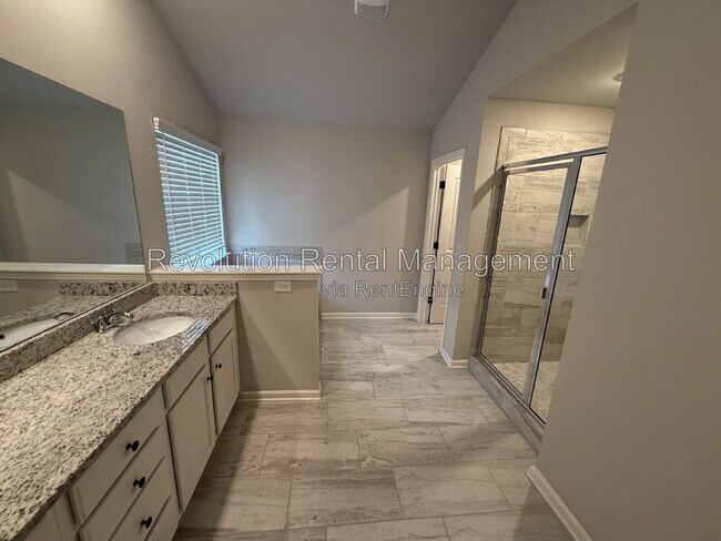 Building Photo - 1009 Fable Ln