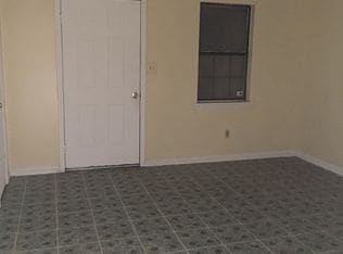 Building Photo - 726 Richmond Ave