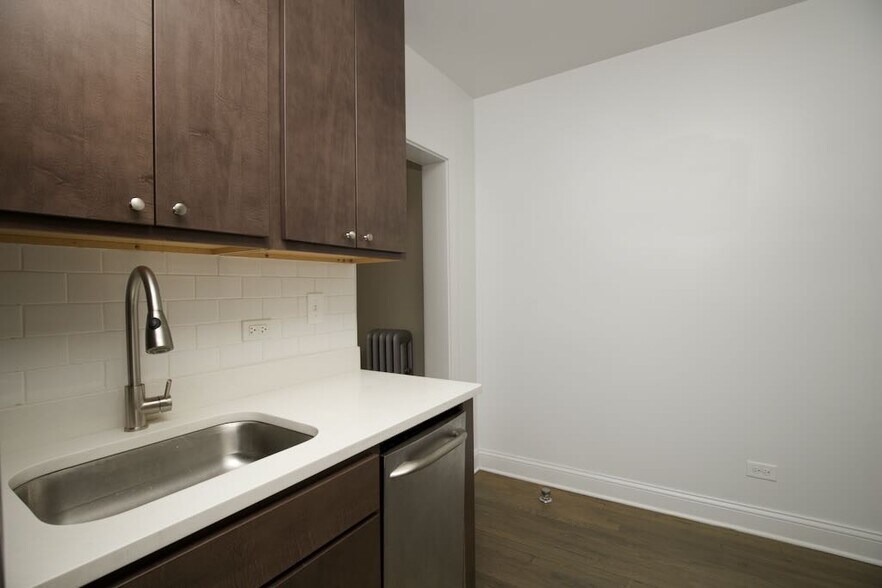 Building Photo - 2641 N Spaulding Ave