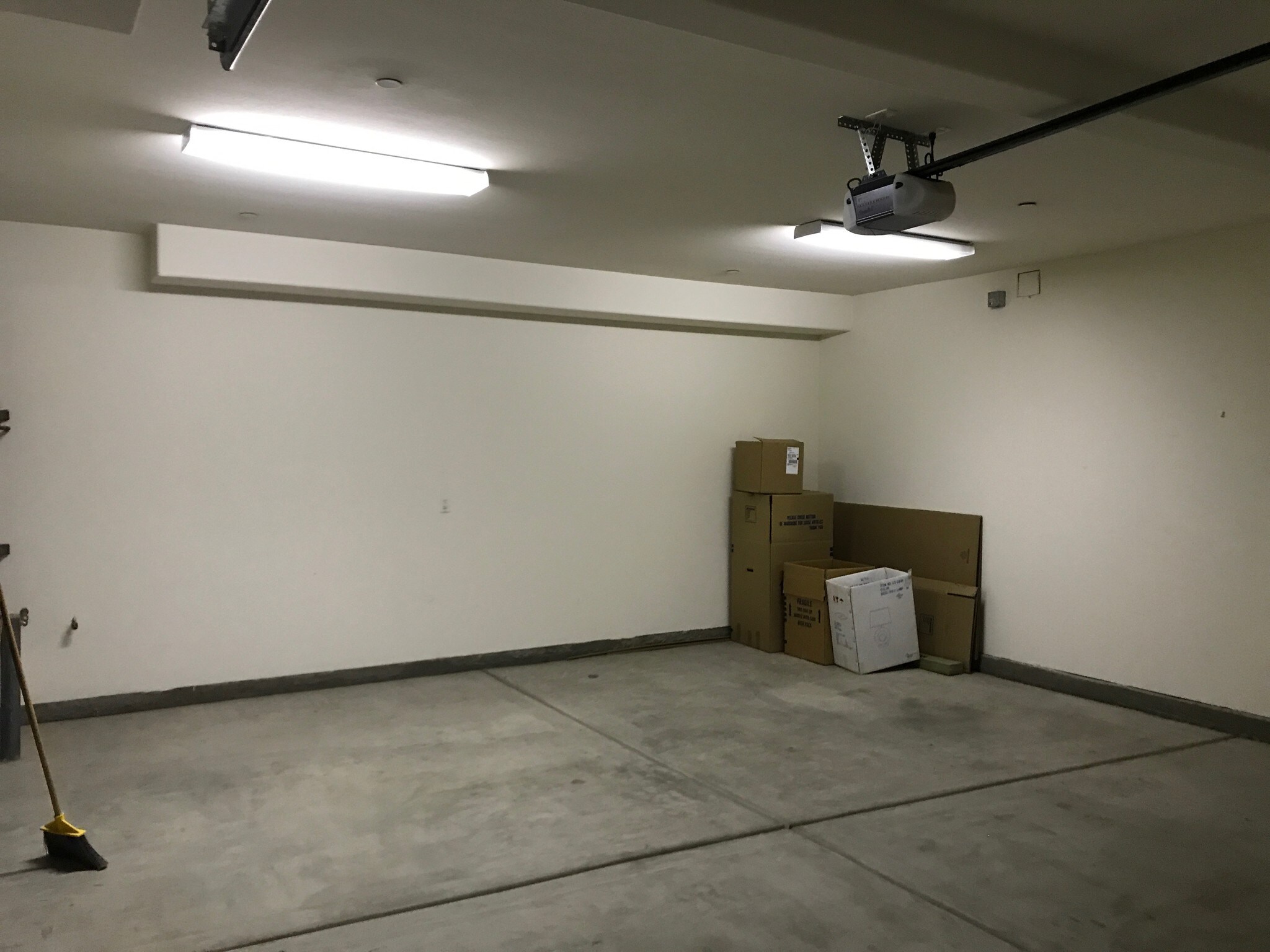 2 Car Garage - 4153 Via Mattina