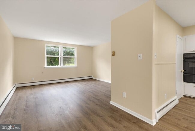 Building Photo - 5990 Henry Ave