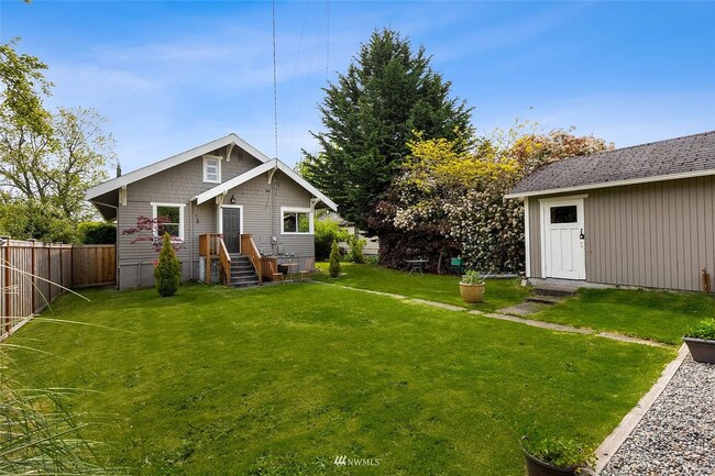 Building Photo - Beautiful, Spacious Tacoma Home! Apply today!