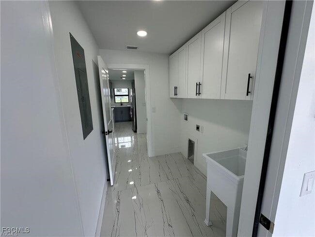 Building Photo - 1829 NW 24th Ave