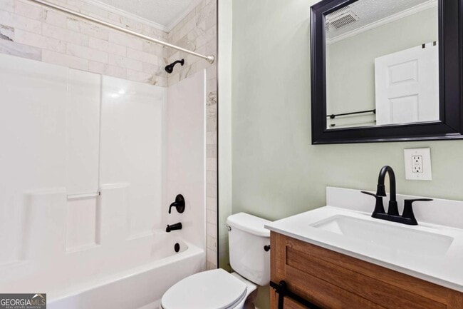 Building Photo - 2051 College Ave NE