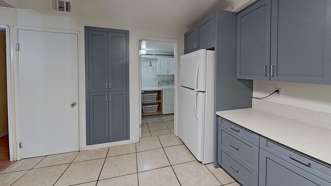 Building Photo - Beautiful 3B/2B Home in Wast Palmdale - MOVE IN READY!