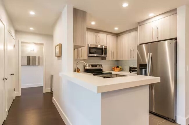 Building Photo - Remodeled 2 Bed / 2 Bath Condo – Valley Vi...