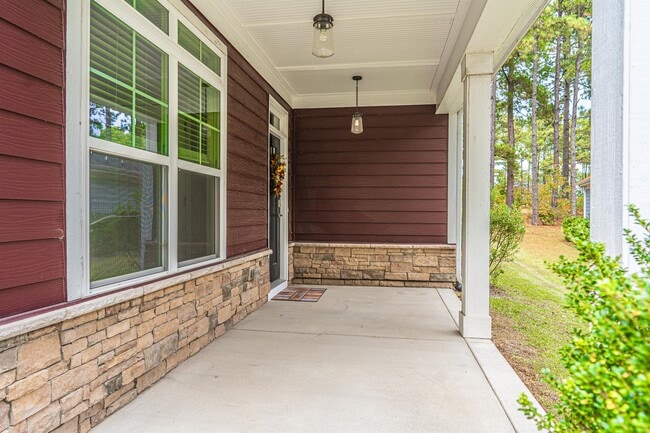 Building Photo - 153 Keowee Cir