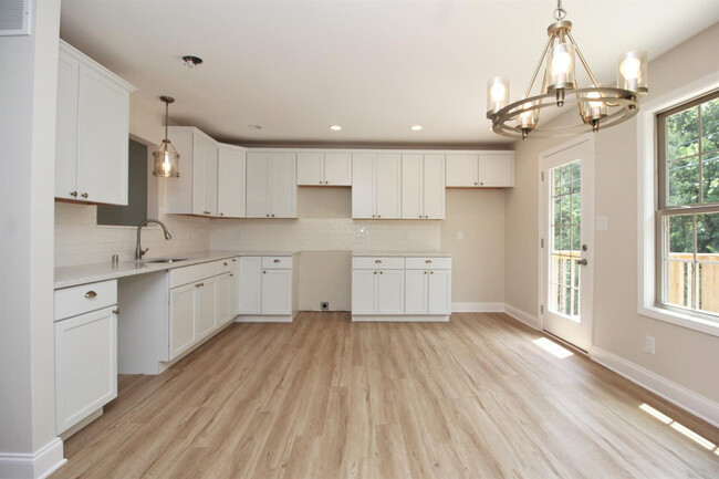 Building Photo - 1140 Orchard Dr