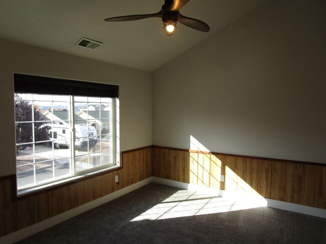 Building Photo - Completely Refreshed 2 Story Home with Fen...
