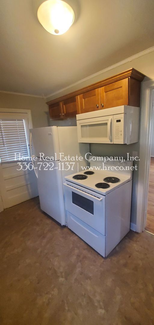 Building Photo - 520 Lester Ln