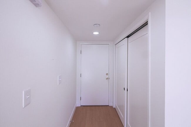 Building Photo - 3155 Montrose Ave