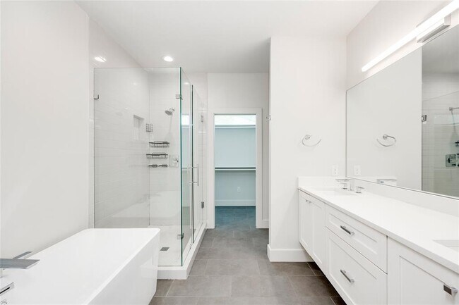 Building Photo - 1412 Perez St