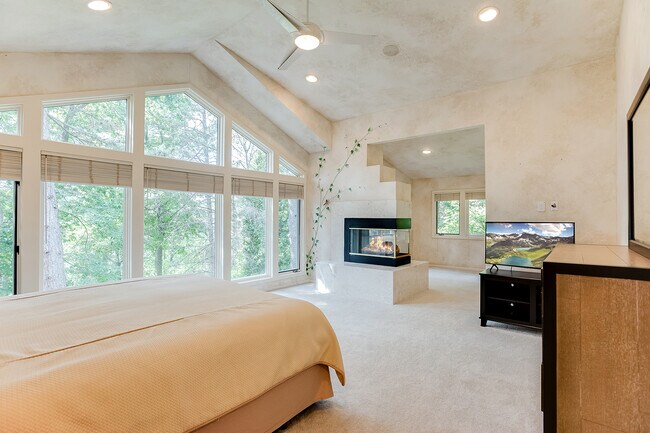 main bedroom - 12001 Hilloway Rd W