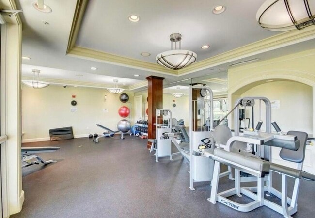 Building Photo - 804 E Windward Way