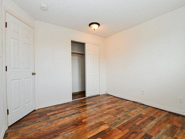 Building Photo - 10005 Sagewood Dr