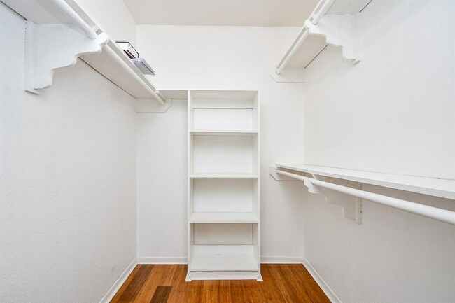 Building Photo - 11902 S Fairhollow Ln